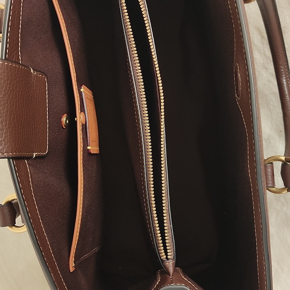 Coach Legacy Carryall 35 - Picture 7 of 7